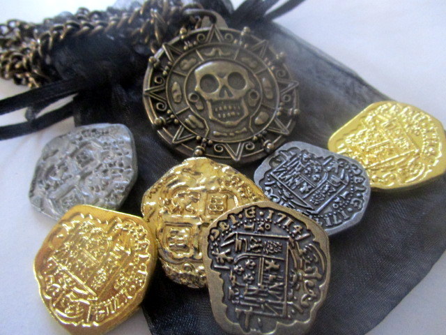 Pirate Coins Aztec Necklace Gift Set